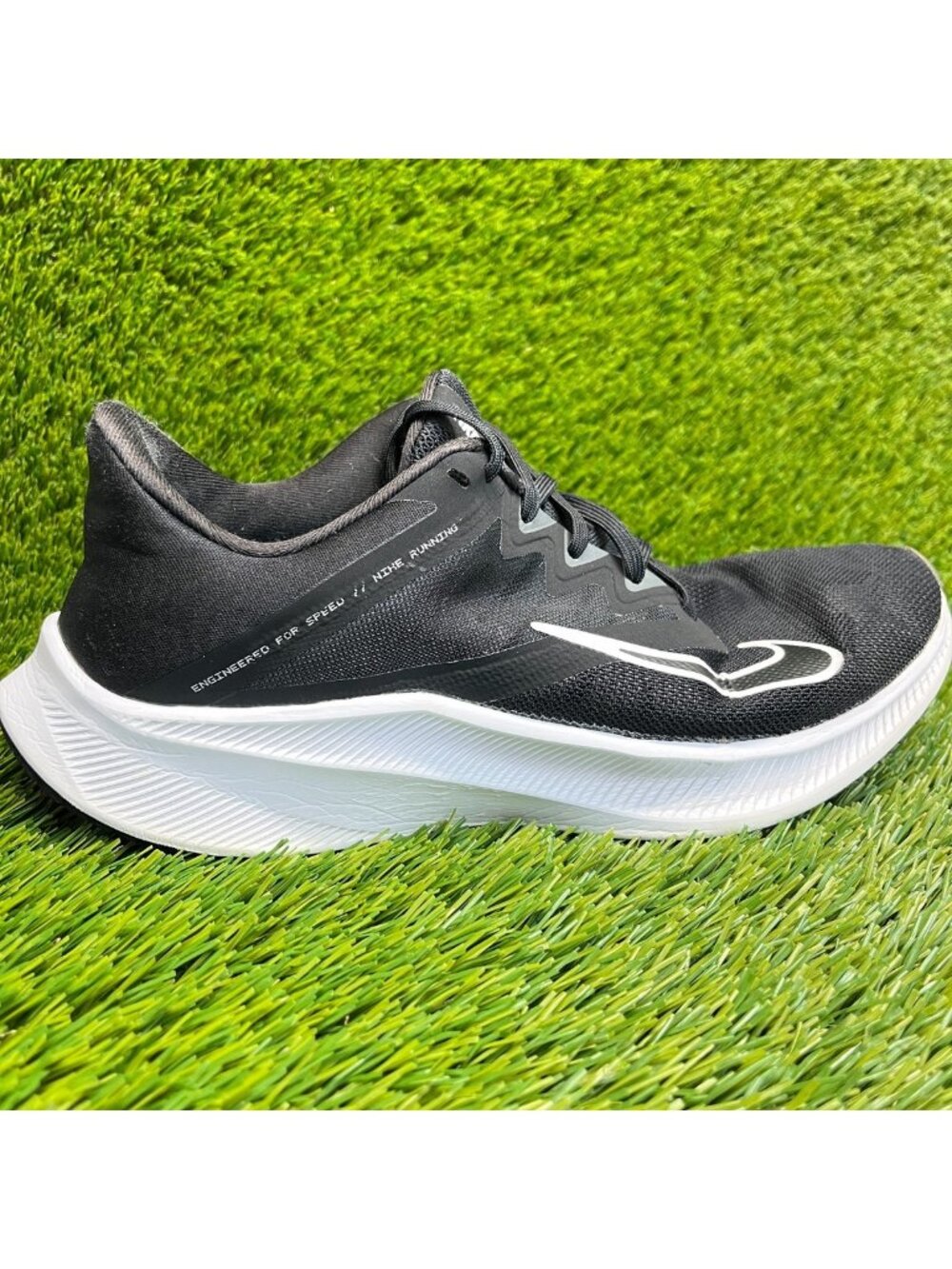 Nike Quest 3 Womens Size 9 Black White Athletic Running Walking Shoes Sneakers